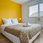 L'Oasis Urbain, Location T4 cosy, 6/8 pers, gare SNCF à 2 pas, + parking privé Nantes