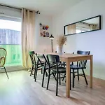 Appartement L'Oasis Urbain, Location T4 cosy, 6/8 pers, gare SNCF à 2 pas, + parking privé